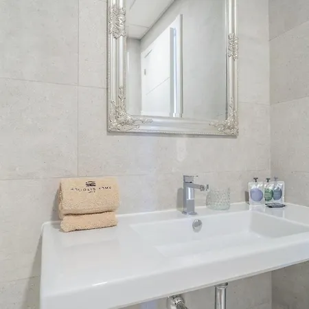 Beautiful In With Wifi, Outdoor Swimming Pool And Swimming Pool